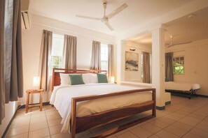 Deluxe kamer | Hypoallergeen beddengoed, verduisterende gordijnen, geluiddichte muren