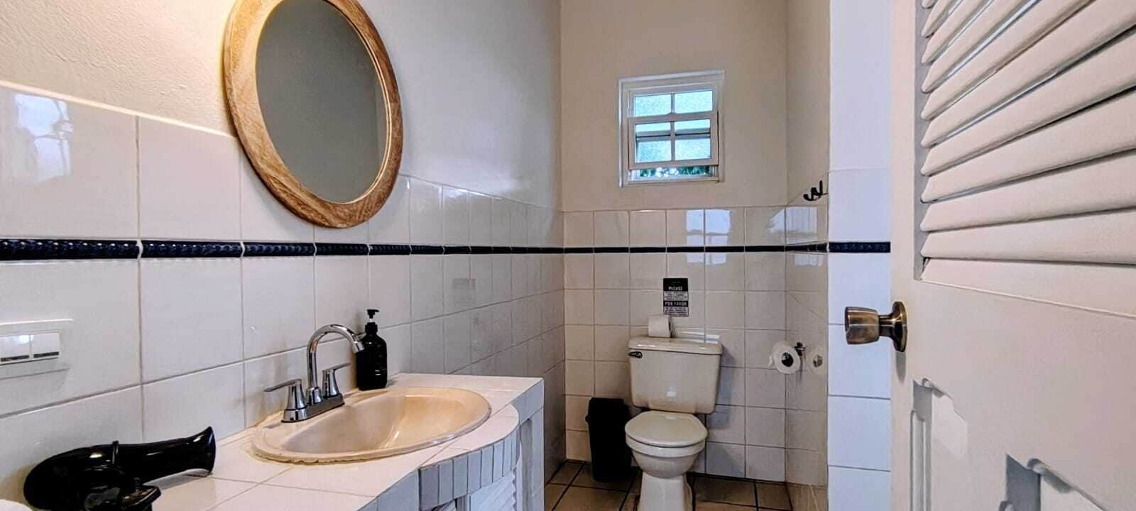 Superior Room | Bathroom | Shower, eco-friendly toiletries, towels, soap