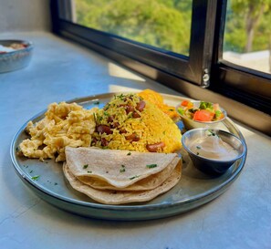 Free daily full breakfast - Alma Vida Hotel (Quepos)
