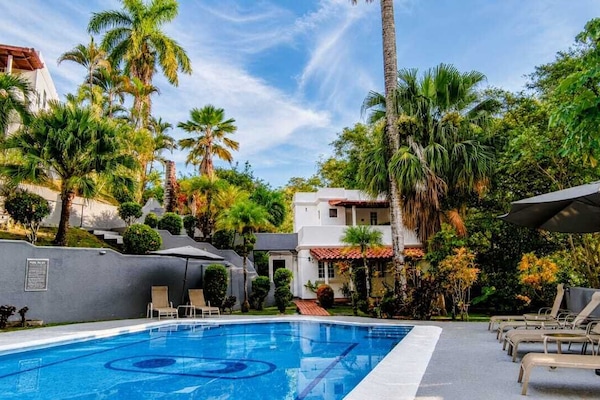 3 piscinas al aire libre