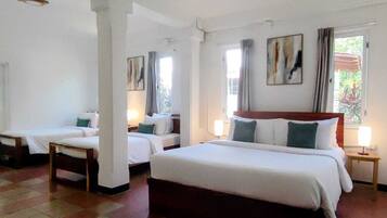 Family Twin | Hypo-allergenic bedding, blackout drapes, soundproofing, free WiFi