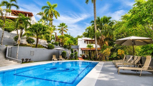 Alma Vida Hotel