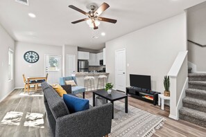 Smart TV - Charming 3-bedroom house in fabulous San Antonio with AC, WiFi (San Antonio)