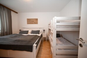 1 bedroom, free WiFi, bed sheets