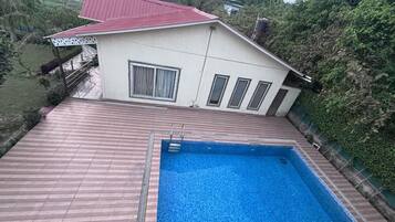 Piscine extérieure