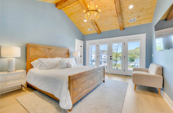 5 slaapkamers, een strijkplank/strijkijzer, reisbedje, wifi