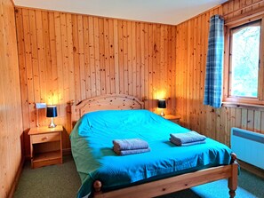 3 chambres, fer et planche à repasser, lit parapluie, Wi-Fi gratuit