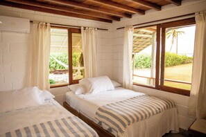 3 bedrooms, bed sheets