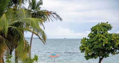 Cabin in playa blanca beach in front of the sea, San antero, cispata