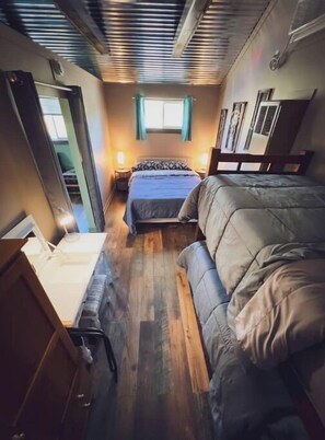1 bedroom, desk, iron/ironing board, free WiFi