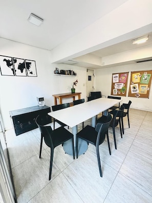 Economy Shared Dormitory, Women only | Dining room - Jaquemate Guest House (Mendoza)