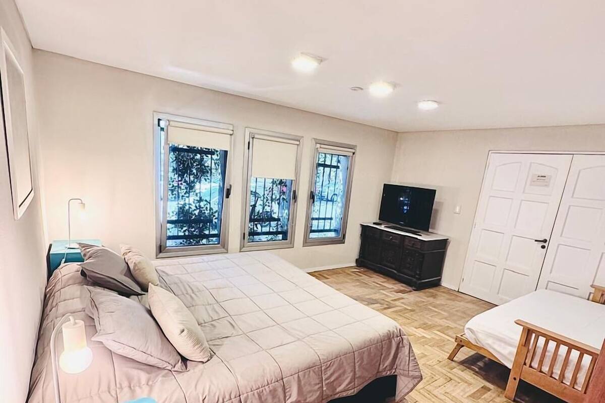 Deluxe Triple Room | Soundproofing, free WiFi, bed sheets