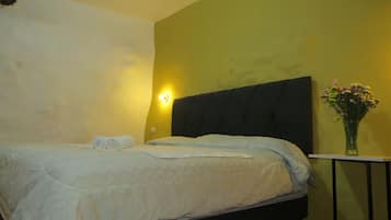 1 bedroom, in-room safe, WiFi, bed sheets