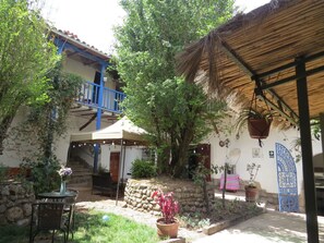Outdoor dining - Double Room Extra Large Bed at Casa Colonial Downtown Cusco (Cusco)