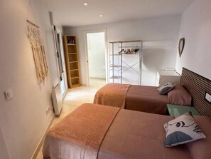 2 عدّة غرف نوم وخدمة الإنترنت