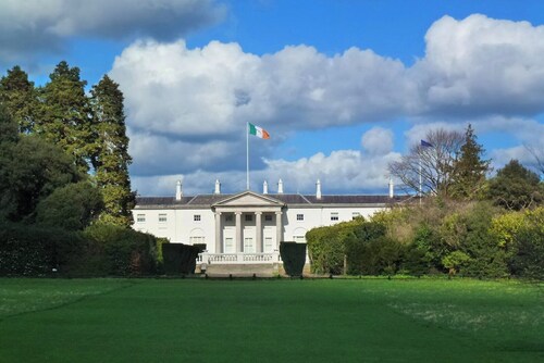 Central Dublin 2-bed Apartment -sleeps 5 & Parking