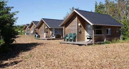 Cabin in Camping Resort-shared Bathroom