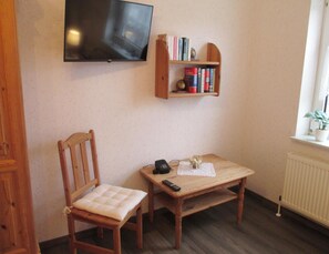 House | Living room - Ferienunterkunft in Hagermarsch (Hagermarsch)
