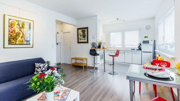 Uklassifisert bilde, 1 av 12, knapp