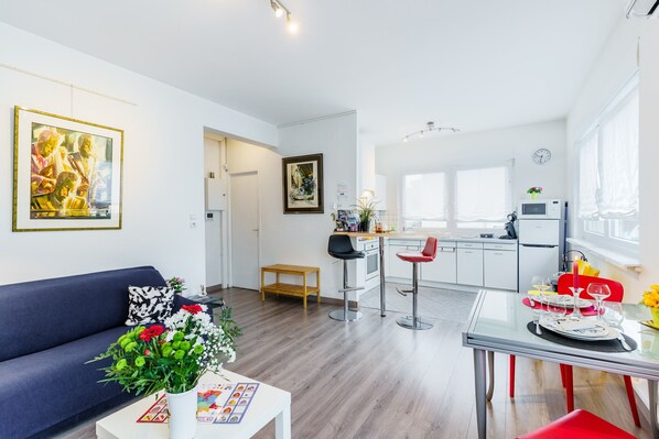 TV, DVD player, stereo