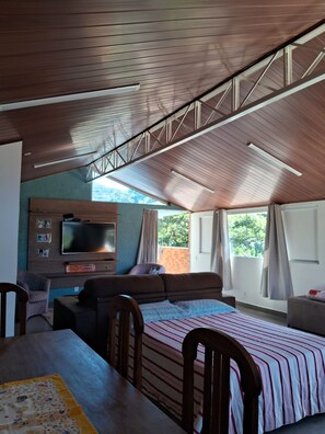 1 bedroom, WiFi, bed sheets - Cozy Loft in Itaipava Near the Itaipava Exhibition Park  (Cascata do Imbuí Petrópolis)