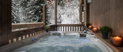 Bain à remous extérieur