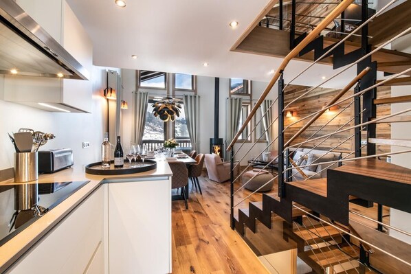 Interior - Chalet, wifi, 50m from ski slopes, view mountain, terrace, balcony, fireplace or stove, parking, tv (Courchevel)