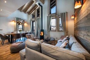 TV, fireplace - Chalet, wifi, 50m from ski slopes, view mountain, terrace, balcony, fireplace or stove, parking, tv (Courchevel)