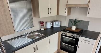 Cosy seaside stay with the family. Pet friendly!