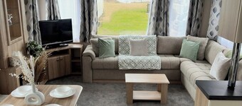Cosy seaside stay with the family. Pet friendly! 