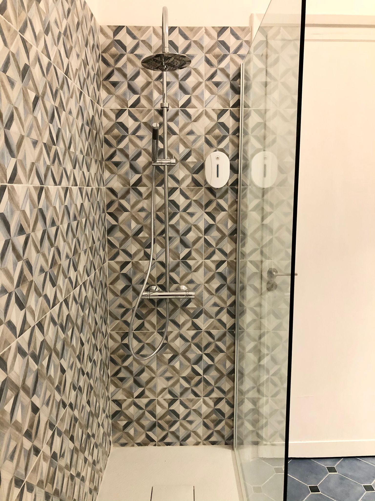 Photo - Dante Suites