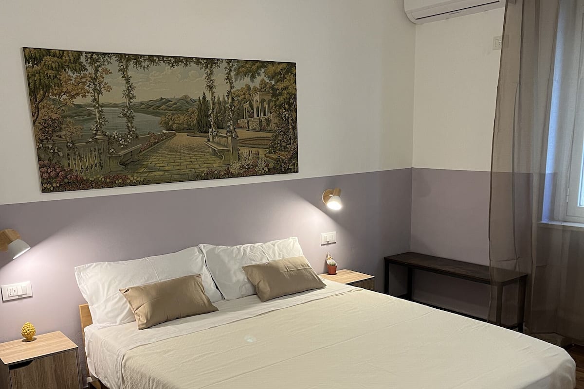 Deluxe Double or Twin Room | In-room safe, desk, soundproofing, iron/ironing board