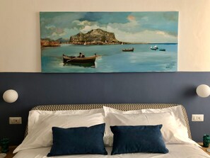 In-room safe, desk, soundproofing, iron/ironing board - Dante Suites (Palermo)