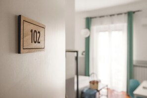 Deluxe Double Room, Balcony | Minibar, in-room safe, individually decorated, individually furnished - Dante Suites (Palermo)