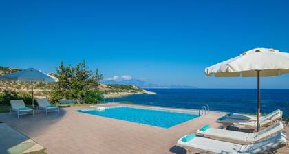 Villa Dejavu Vrahos by Villa Plus