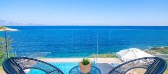 Villa Dejavu Vrahos by Villa Plus