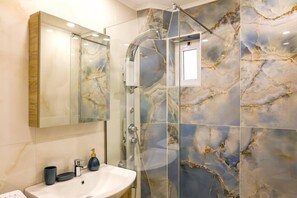 Hair dryer, towels - Villa Karteris by Villa Plus (Stalida)