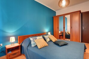 4 bedrooms, desk, free WiFi, bed sheets - Apartment with pool, air conditioning - to sandy beach 700 meters (Medulin)