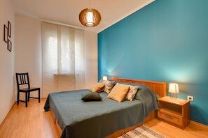 4 chambres, bureau, Wi-Fi gratuit, draps fournis