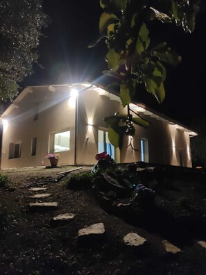 Property grounds - Charming 4-bedroom house with AC and WiFi in serene San Gennaro, fantastic view  (San Gennaro)