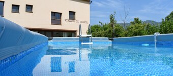 THE SABAYĂS VIEWPOINT