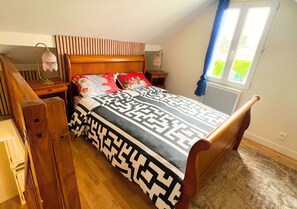 2 bedrooms, WiFi, bed sheets