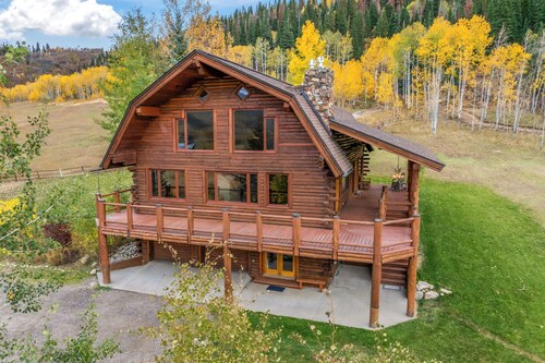 4-bedroom, plant-based living Cabin on 35 Acres in Steamboat Springs!