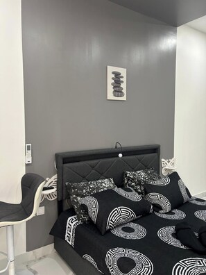 1 bedroom, desk, iron/ironing board, free WiFi