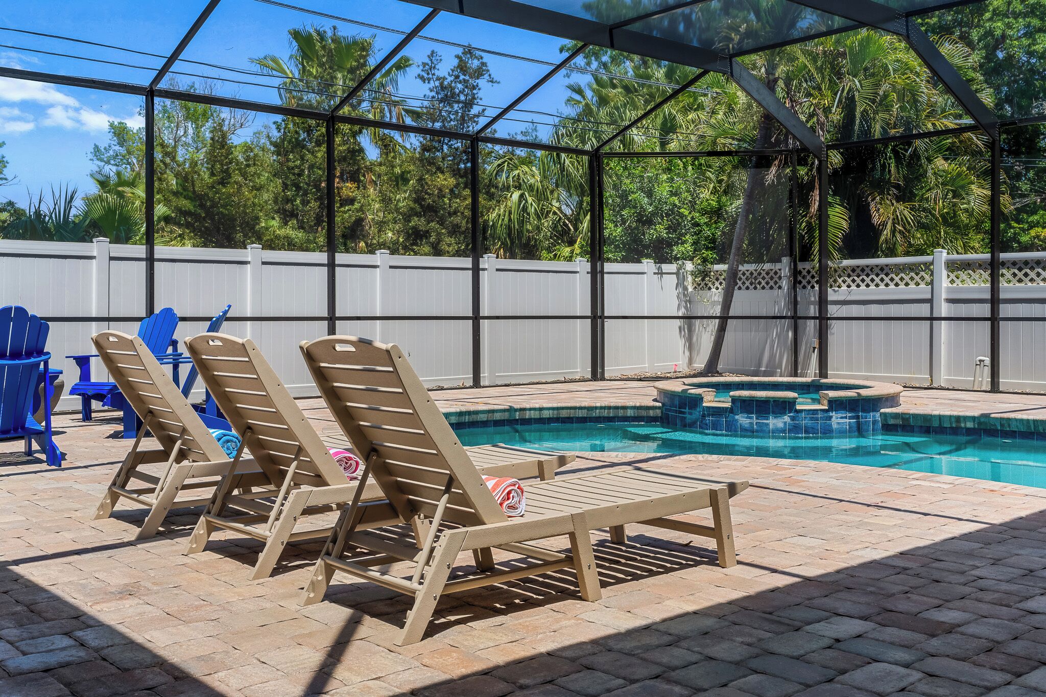 Een verwarmd zwembad