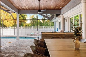 Outdoor dining - Luxurious Retreat w/ Pool & Spa | Steps to Bay! (Bradenton)