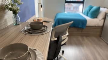 Estudio, para no fumadores | Servicio a la habitación