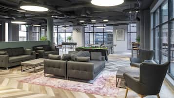 Coin salon dans le hall