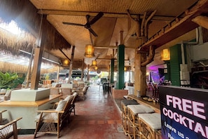 Lobby - Noah’s Ark Cannabis Bar Restaurant Hostel (Koh Samui)