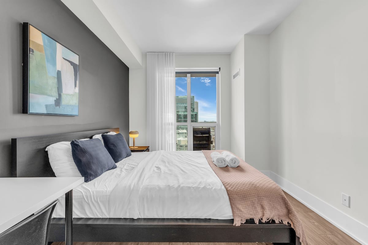 2 bedrooms, laptop workspace, blackout curtains, soundproofing